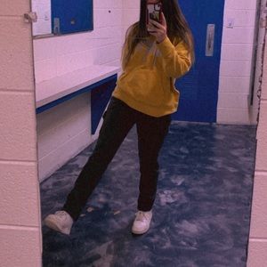 Meet your Posher, Skyla